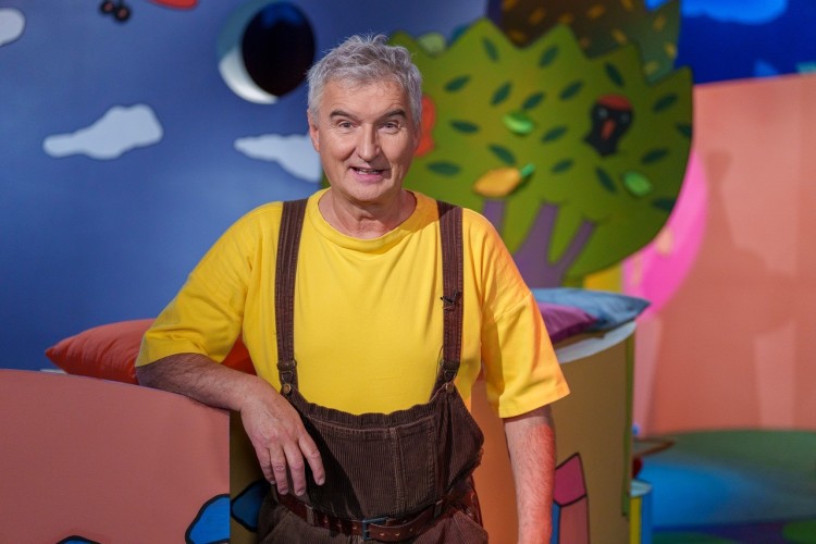 michal-v-kouzelnai-aikolce-Yg2WGaBKv7u15PqD