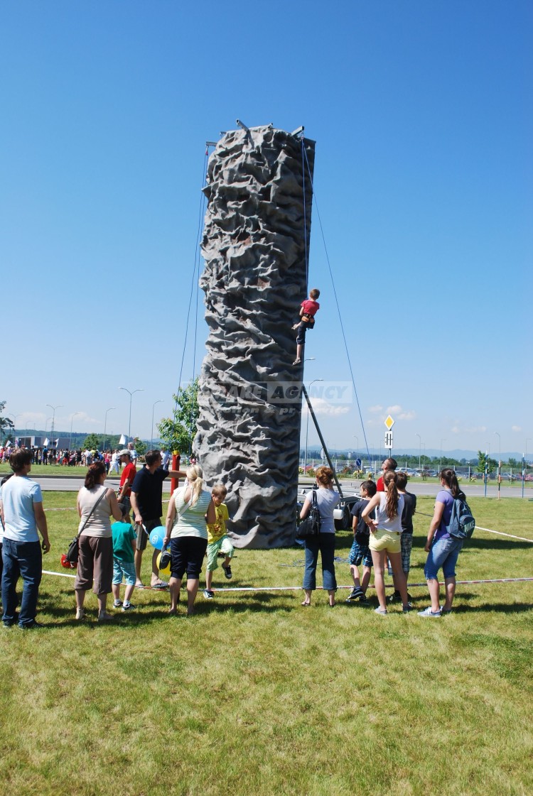 Blow-Up Climbing wall