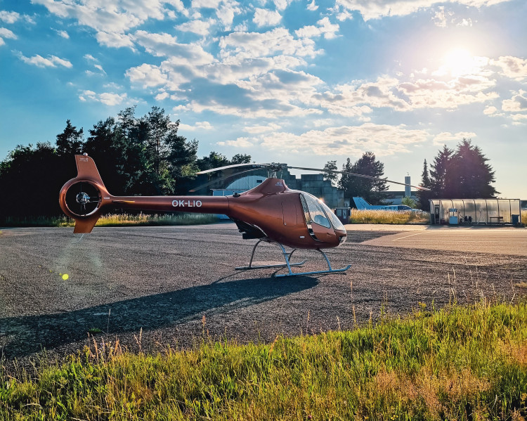 SIGHTSEEING FLIGHTS BY HELICOPTER Cabri G2